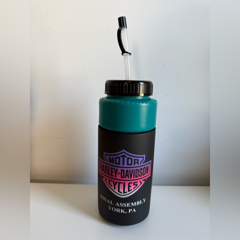 Vintage Harley Davidson York PA Final Assembly Neon Teal Water Bottle Straw